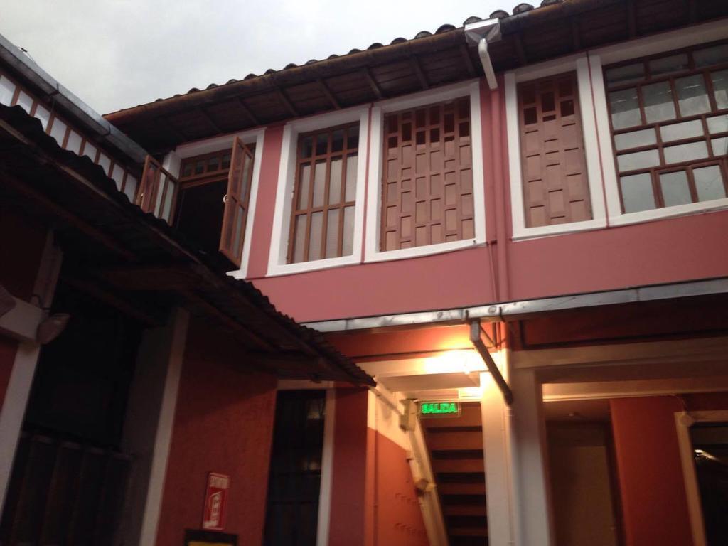 Apartamentos Colonial Home キト エクステリア 写真
